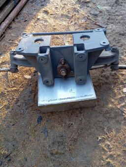 Masivní přední náprava - traktor Gutbrod - 2