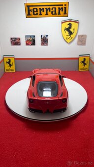Ferrari F12 Berlinetta 1:18 Hot Wheels REZERVACE - 2