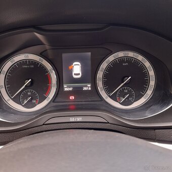 Škoda karog difuzor na kapotu,budiky kryty zrcatek - 2