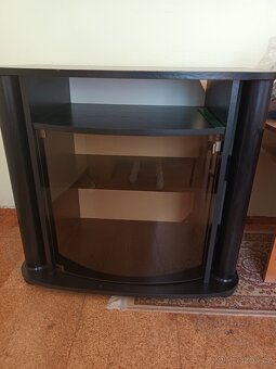 Skříňka pod televizi - 2