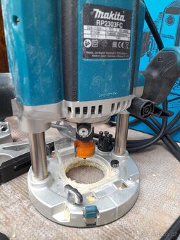 Horní frézka Makita RP2300 - 2