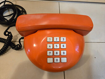 Kulatý telefon Tesla Stropkov - 2