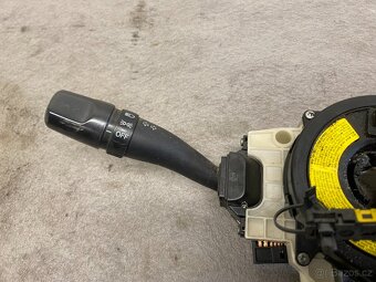 HYUNDAI SANTE FE I 2000-2006 - PÁČKY POD VOLANT - 2