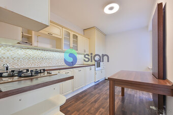 Pronájem bytu 2+1 se dvěma balkony, 60 m2, ul. Sokolovská, O - 2