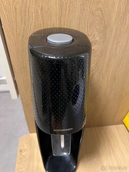 Výrobník perlivé vody Soda Stream - 2