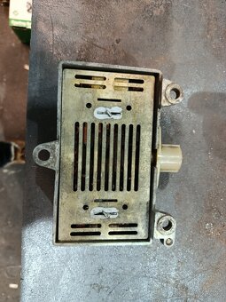 Automobilový regulátor napětí - 2