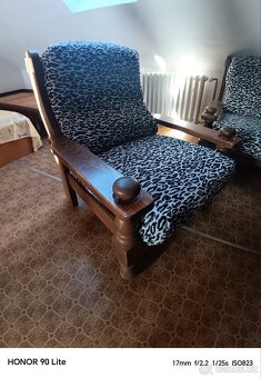 Sedačka z masivu - 2