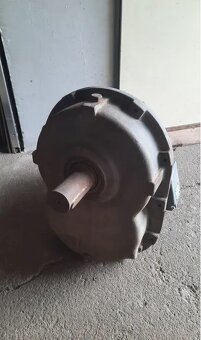 Elektromotor s převodovkou - 2