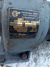 Elektromotor s převodovkou č.1 - 2