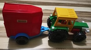 Traktor s vlekem - 2