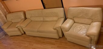 Kožená rozkládací pohovka a dvě křesla - 2