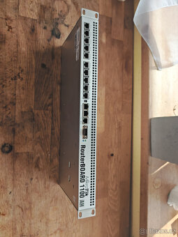 MikroTik RouterBOARD RB1100 - 2