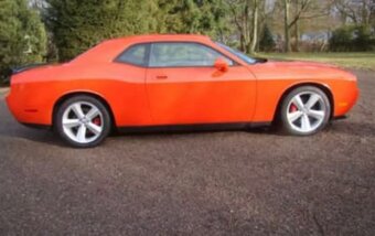 Dodge challenger 6.1 - 2