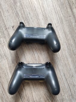 Ovladač PS4 - 2