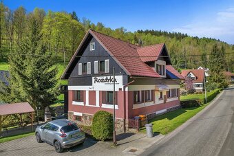 Penzion Rozárka s parkovištěm a rodinným domem s garáží, Dol - 2