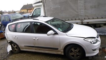 Hyundai i30 kombi r.v.2011, 1.6crdi 85kW - 2
