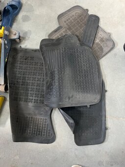 Gumové koberečky Audi a4 - 2