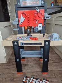Pracovni stul / ponk Black & Decker vcetne naradi - 2
