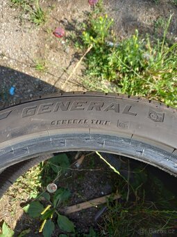 225/40R18 - 2