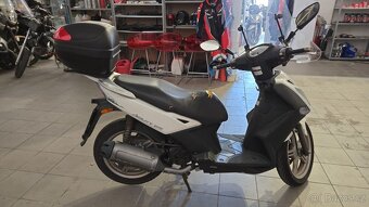 Kymco Agility 125 (2013) plexi, kufr, řp.sk. B - 2