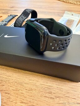 Apple Watch 7 Nike Series 45mm - 2