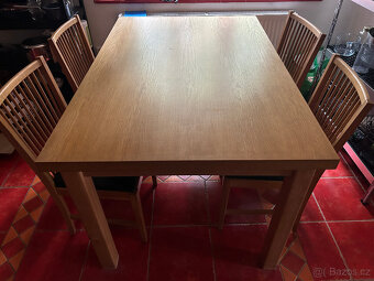 Dubový jídelní stůl (polomasiv) - 2