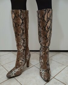 Kozačky na podp. GUESS, hadí vzor, kůže, vel. 37 - 2