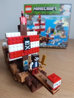 LEGO Minecraft 21152 Dobrodružství pirátské lodi - 2