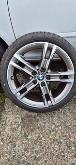 BMW F40 F44 M140i – originální sada alu kol 8Jx18 s pneu Bri - 2