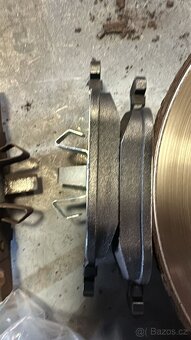 Brzdové kotouče+destičky BOSCH přední - 2