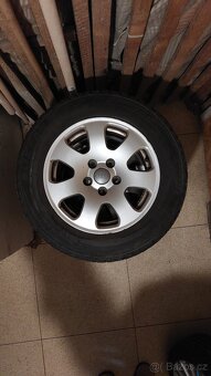 Originální Audi disky 7Jx15 H2 ET39 s pneumatikami Bridgesto - 2