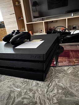 PS4 Pro CUH-7116B 1TB + Příslušenství - 2