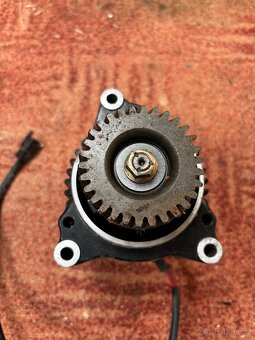 Suzuki GSXR 750 alternator - 2