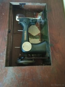 Šicí stroj Minerva - 2