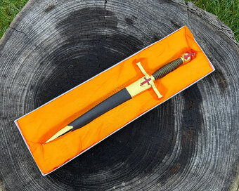 Dekorativní křižácká dýka s pochvou - replika na zeď - 2