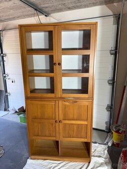 Prodám sestavu  4 skříněk borovicového nábytku - 2
