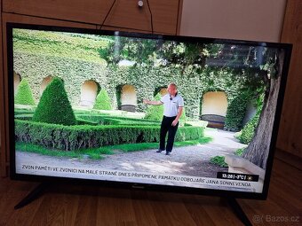 Panasonic LCD TV 40" - 2