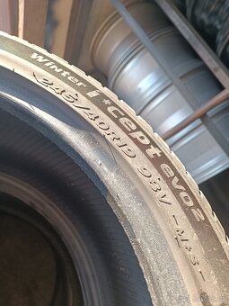 245/40r19 zimní Hankook - 2