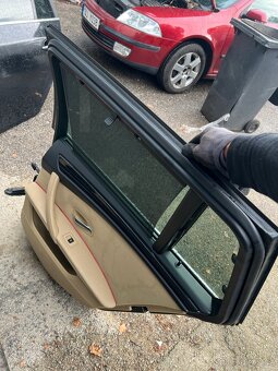 Právě zadní dveře e61 bmw - 2