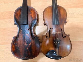 Dvoje staré housle a smyčce - 2