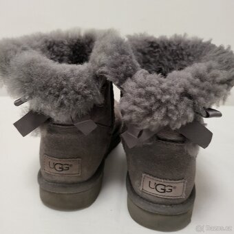 boty UGG Mini Bailey Bow, šedé, teplé, č.37 - 2