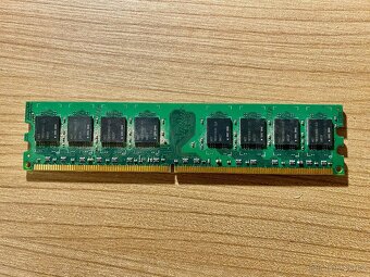 operační paměť DDR2-800 1024MB - 2