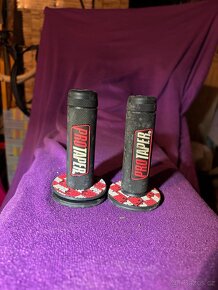 Gripy mx honda crf,cena za oba páry - 2