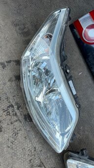 Přední světla Citroen c4 - 2