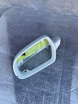 Audi A4 levý kryt zrcátka - 2