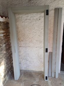 Interiérové dveře smrkové + futra - 2