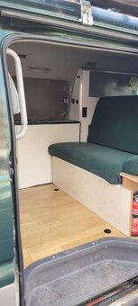 Mitsubishi Space Gear Delica - 2