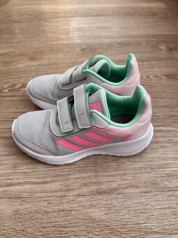 Dětské sportovní tenisky Adidas vel.33 - 2