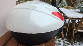 Kufr na motorku Piaggio s plotnou, na dvě prilby - 2