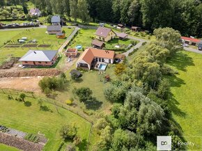 Prodej zasíťované parcely 2393 m2 - 2